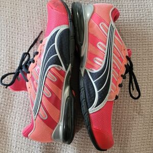 Puma Voltaic 3 running shoes